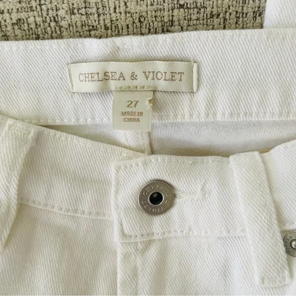 Chelsea & Violet White Denim Straight Leg Pant Size 27 Like New - Picture 6 of 8